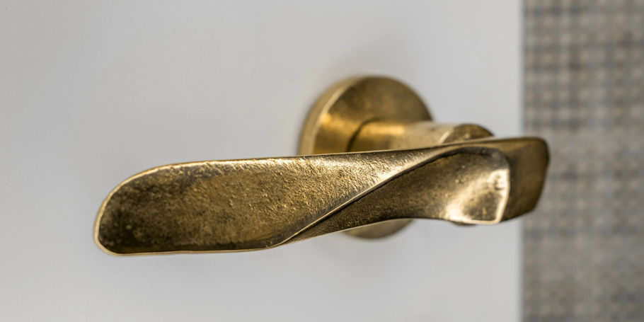 Press Release: Hamilton Sinkler Announces New Door Hardware in Sculpted Series